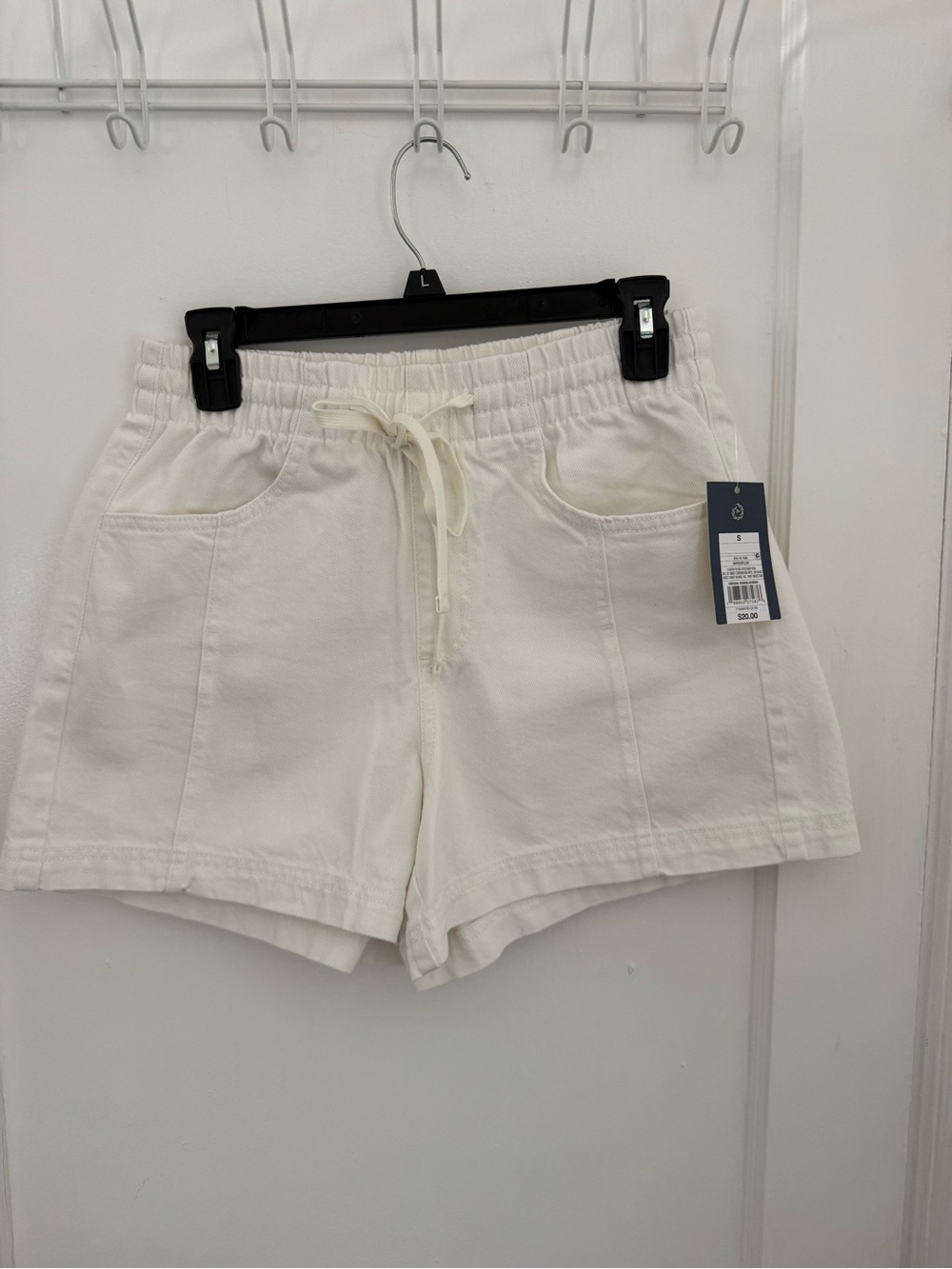 NWT Universal thread Women's Cream Drawstring Shorts